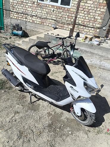 r15 4114: Продаю Скутер в отличном состоянии в Караколе. Всё работает, все на — 2