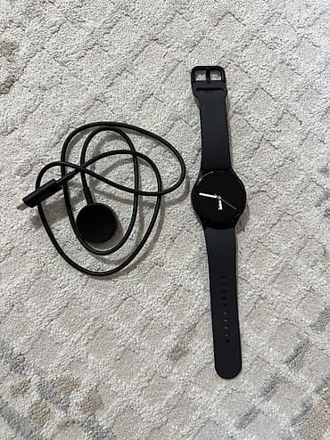 google fold: Samsung Galaxy Watch5, черные - Круглый AMOLED‑дисплей с Always‑On — 3
