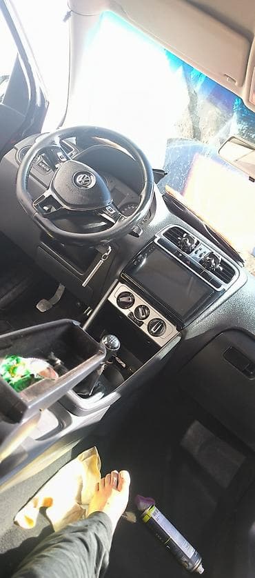 Volkswagen Polo: 2016 г., 1.6 л, Ручные, Бензин, Седан