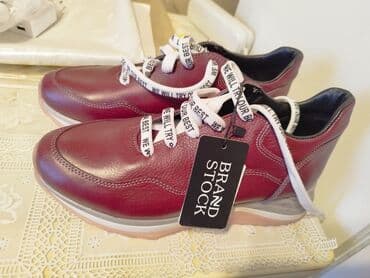 бордовая: Новые кроссовки, натуральная кожа. Цвет бордовый. 3000 сом — 2