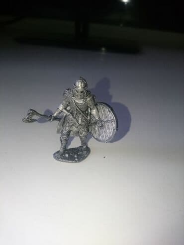 продажа статуэток: Оловянный викинг и геодезист — 9