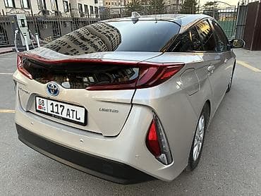 rav 4 2015: Toyota Prius: 2020 г., 1.8 л, Автомат, Гибрид, Хэтчбэк — 8