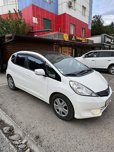 авто лизинг фит: Honda Fit: 2011 г., 1.4 л, Вариатор, Бензин, Хэтчбэк — 2