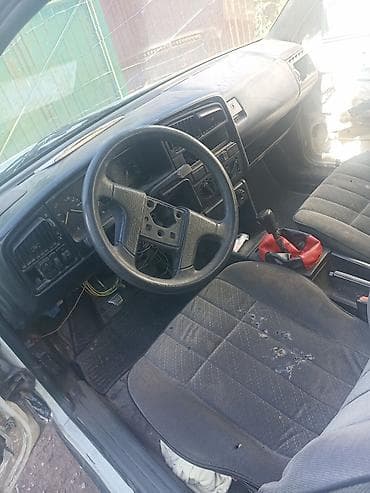 Volkswagen Passat: 1992 г., 1.8 л, Кол менен иштөөчү, Бензин, Универсал — 5