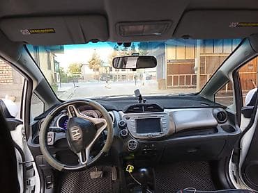 авто 10 регион: Honda Fit: 2010 г., Автомат, Бензин, Хэтчбэк — 7