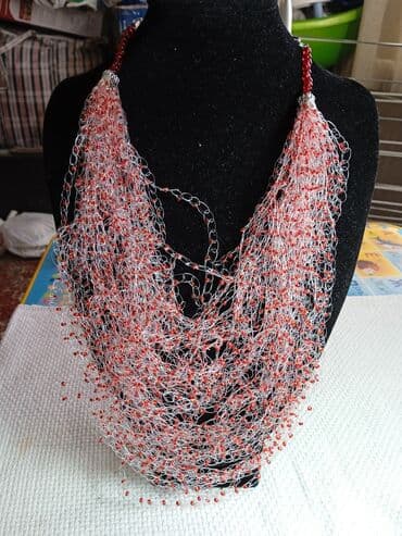 свадебные платья для покрытых: Воздушное колье из бисера — 5