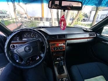 консоль 124: Mercedes-Benz W124: 1995 г., 2.8 л, Механика, Бензин, Универсал — 4