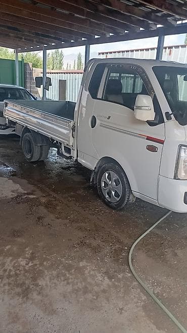 автовоз рено: Легкий грузовик, Hyundai, Стандарт, Б/у — 2