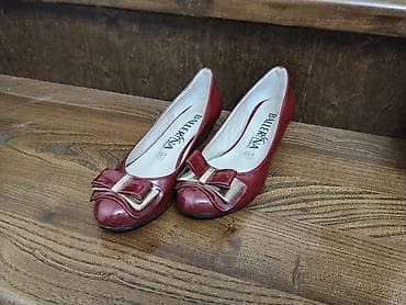 Сапоги: Женская обувь — 3 пары 1) Лоферы лаковые черные - Классическая модель — 3