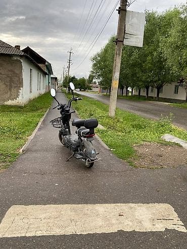 электроскутери: Электроскутер городского типа - Компактная рама с широкой платформой — 3