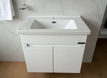 столешницы в ванную на заказ: Белая керамическая раковина для ванной комнаты с интегрированной — 1