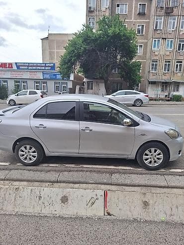 lexus rx 350 2010: Toyota Yaris: 2008 г., 1.5 л, Автомат, Бензин, Седан — 4