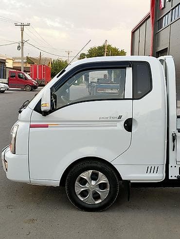 самые дешёвые машина: Hyundai Porter: 2020 г., 2.5 л, Типтроник, Дизель, Пикап — 7