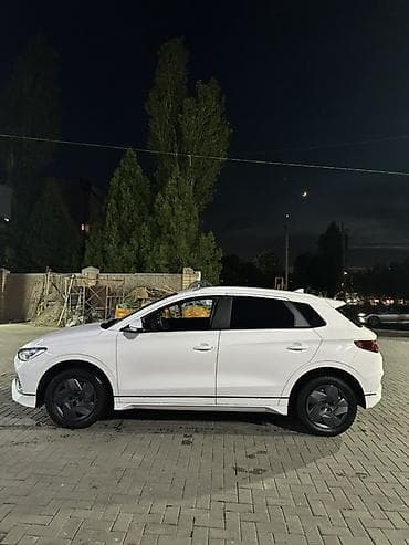 wuling mini ev: BYD E2: 2025 г., Автомат, Электромобиль, Хэтчбэк — 4