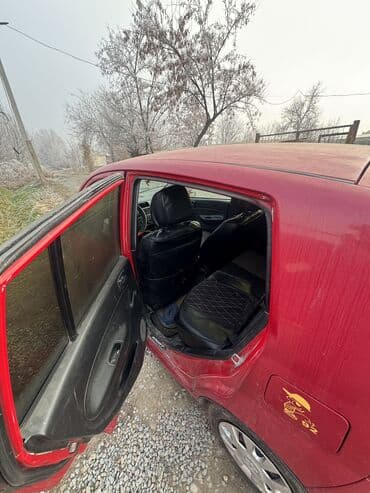 разбор демио: Daihatsu : 2004 г., 1 л, Механика, Бензин — 1