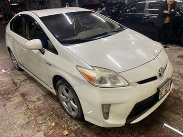 Toyota Prius: 2013 г., 1.8 л, Вариатор, Гибрид, Универсал