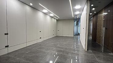 первый линия: Аренда офисов, 125 м², В бизнес центре, С отдельной кухней, С системой безопасности, С юридическим адресом — 1