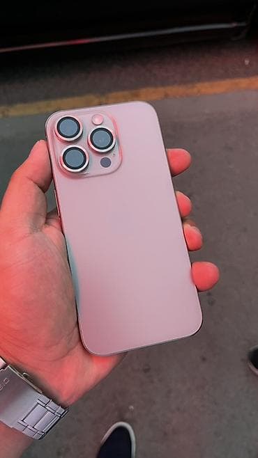 iphone es: IPhone 15 Pro, Б/у, 256 ГБ, Natural Titanium, Чехол, 81 % — 4