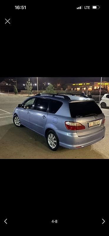 transporter multivan: Toyota Avensis Verso: 2004 г., 2 л, Механика, Бензин, Минивэн — 5