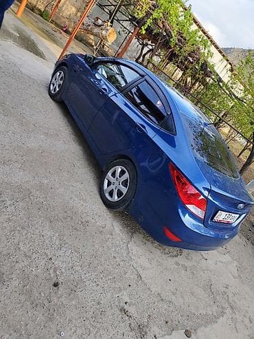 лак на авто: Hyundai Solaris: 2011 г., Седан — 1