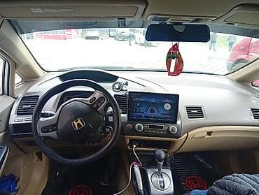 civic 5d: Honda Civic — интерьер и оснащение - Просторный салон с бежевой — 2