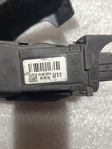 педаль газа: Педаль газа (электронная, «drive-by-wire») в сборе. Особенности: - — 4