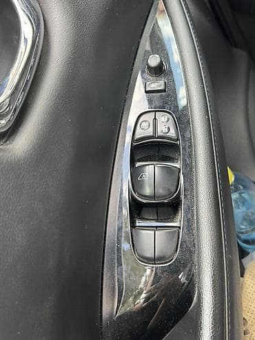 byd e7: Nissan Leaf: 2018 г., Автомат, Электромобиль, Хэтчбэк — 9