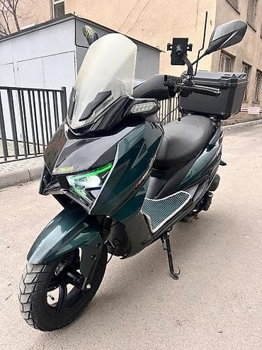 Макси-скутер 150 куб. см, Бензин, Б/у