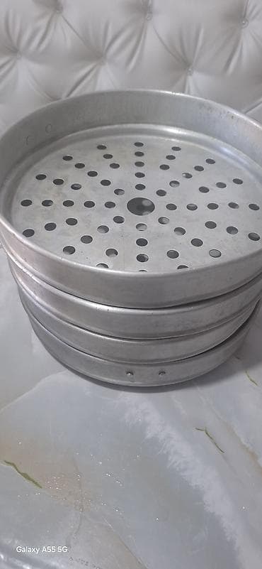 продаю кострюли: Набор кухонной утвари и техники. сковородка разные. мантышница — 2