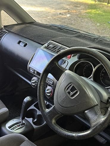 Унаа сатуу: Honda Fit: 2003 г., 1.3 л, Вариатор, Бензин, Хетчбек — 4