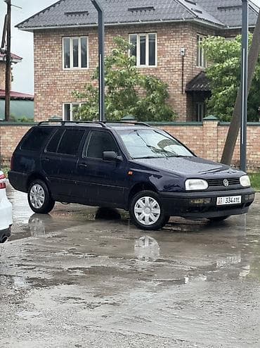Volkswagen Golf Variant: 1995 г., 1.8 л, Механика, Бензин, Универсал