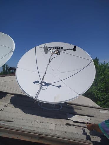 Продаю спутниковую тарелку с тюнером 3 головке, в Кара-Балте могу