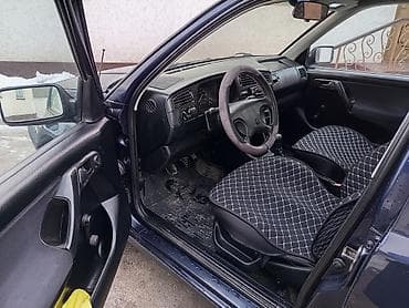v klass: Volkswagen Golf: 1992 г., 1.8 л, Механика, Бензин, Хэтчбэк — 7