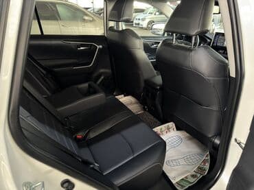 срочно продаю в связи с переездом: Toyota RAV4: 2019 г., 2.5 л, Автомат, Бензин, Кроссовер — 9