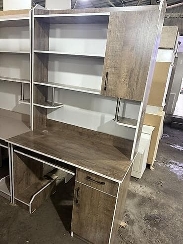 компьютерый стол: Компьютерный стол, С полками — 2