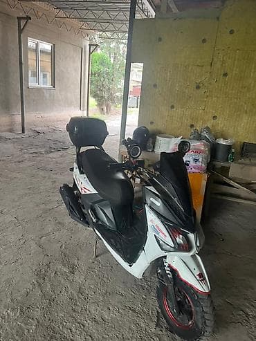 мото транспорт: Тип скутера 180 куб. см, Бензин — 3