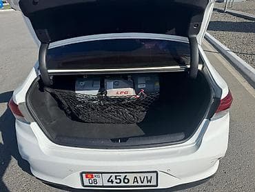 сткл: Hyundai Sonata: 2019 г., 2 л, Автомат, Газ, Седан — 4