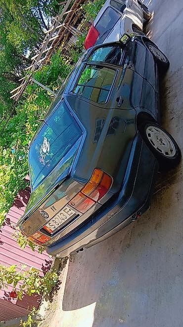 Продажа авто: Volkswagen Vento: 1992 г., 2 л, Механика, Бензин, Седан — 2