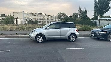 иазда 626: Toyota ist: 2003 г., 1.5 л, Автомат, Бензин, Хэтчбэк — 2