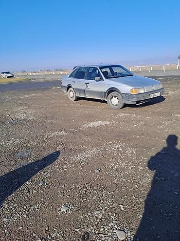 Volkswagen Passat: 1988 г., 1.8 л, Кол менен иштөөчү, Бензин, Седан lalafo.kg да Volkswagen Passat: 1988 г., 1.8 л, Кол менен иштөөчү, Бензин, Седан
