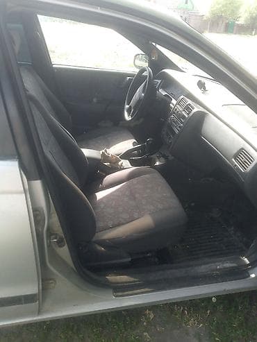 Продажа авто: Toyota Carina: 1997 г., 1.6 л, Механика, Бензин, Универсал — 3
