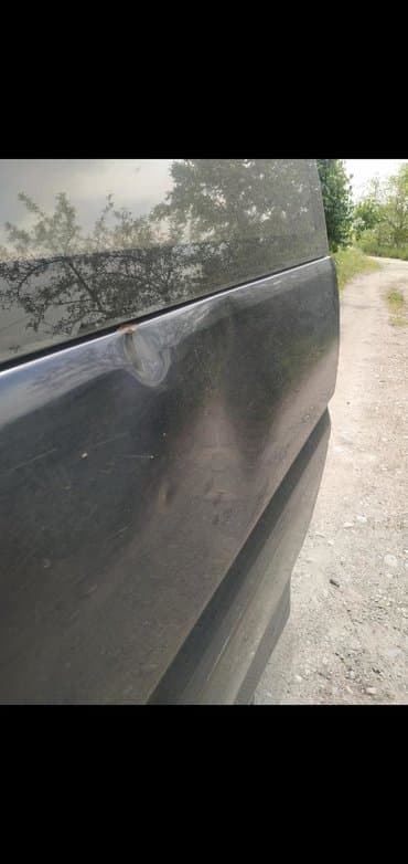 делика кузов: Продаю сдвижную дверь со стеклом на Мицубиси делику L400 (БУЛКУ),есть — 2