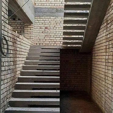 битон: Бетонная лестница Для дома, Форма лестницы: Много-маршевая — 4
