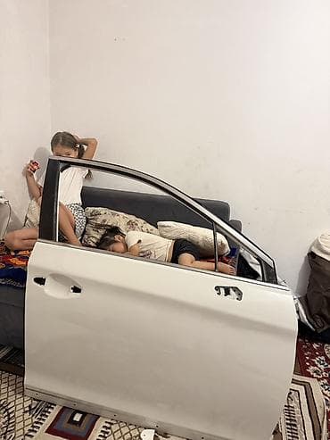 дверь outback: Продается передняя правая дверь на Subaru Outback. Б/у, в хорошем — 1