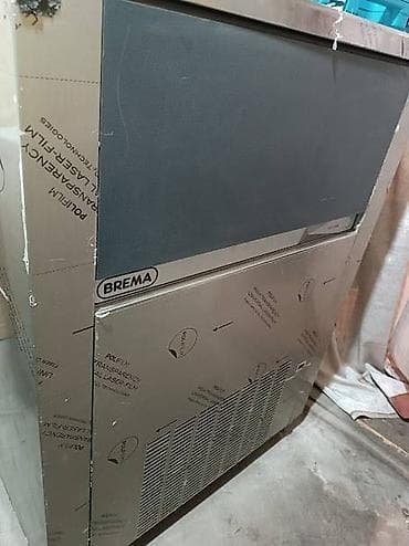 Ледогенератор итальянский фирменный на 150 килограмм льда в сутки