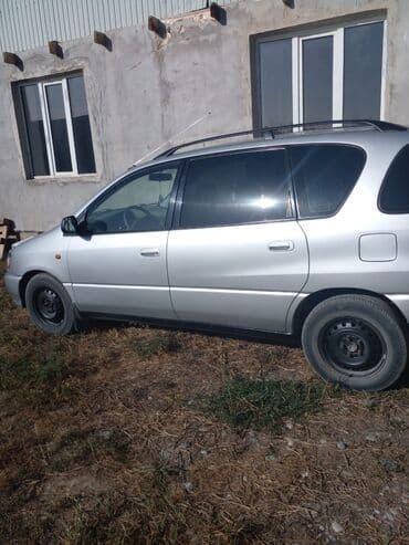 Toyota Picnic: 2000 г., 2 л, Механика, Бензин, Минивэн