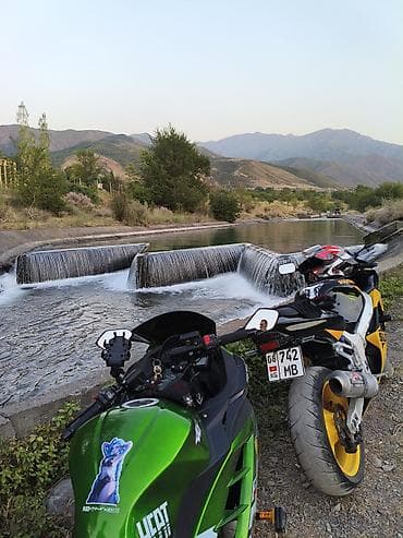 Мотоциклы: Suzuki GSX-R спортбайк в фирменной желто‑черной расцветке — 2