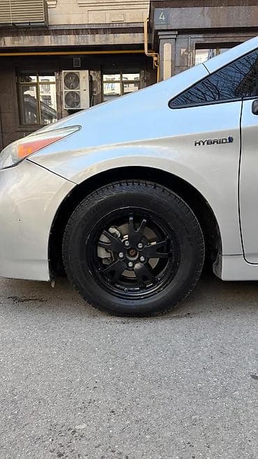 tayota harier: Toyota Prius: 2015 г., 1.8 л, Автомат, Гибрид, Лифтбек — 2