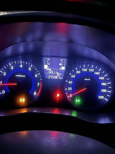 Hyundai Solaris: 2016 г., 1.6 л, Механика, Бензин, Седан