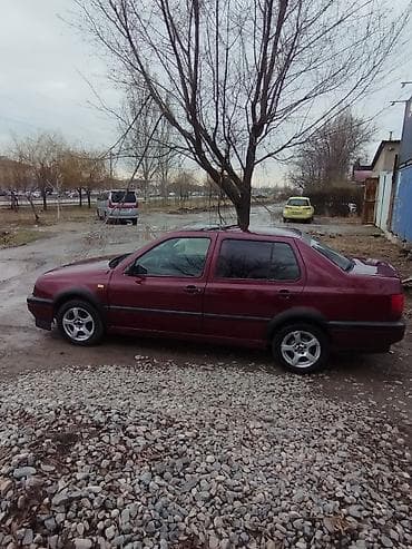 срочно продаю венто: Volkswagen Vento: 1993 г., 1.8 л, Механика, Бензин, Седан — 3
